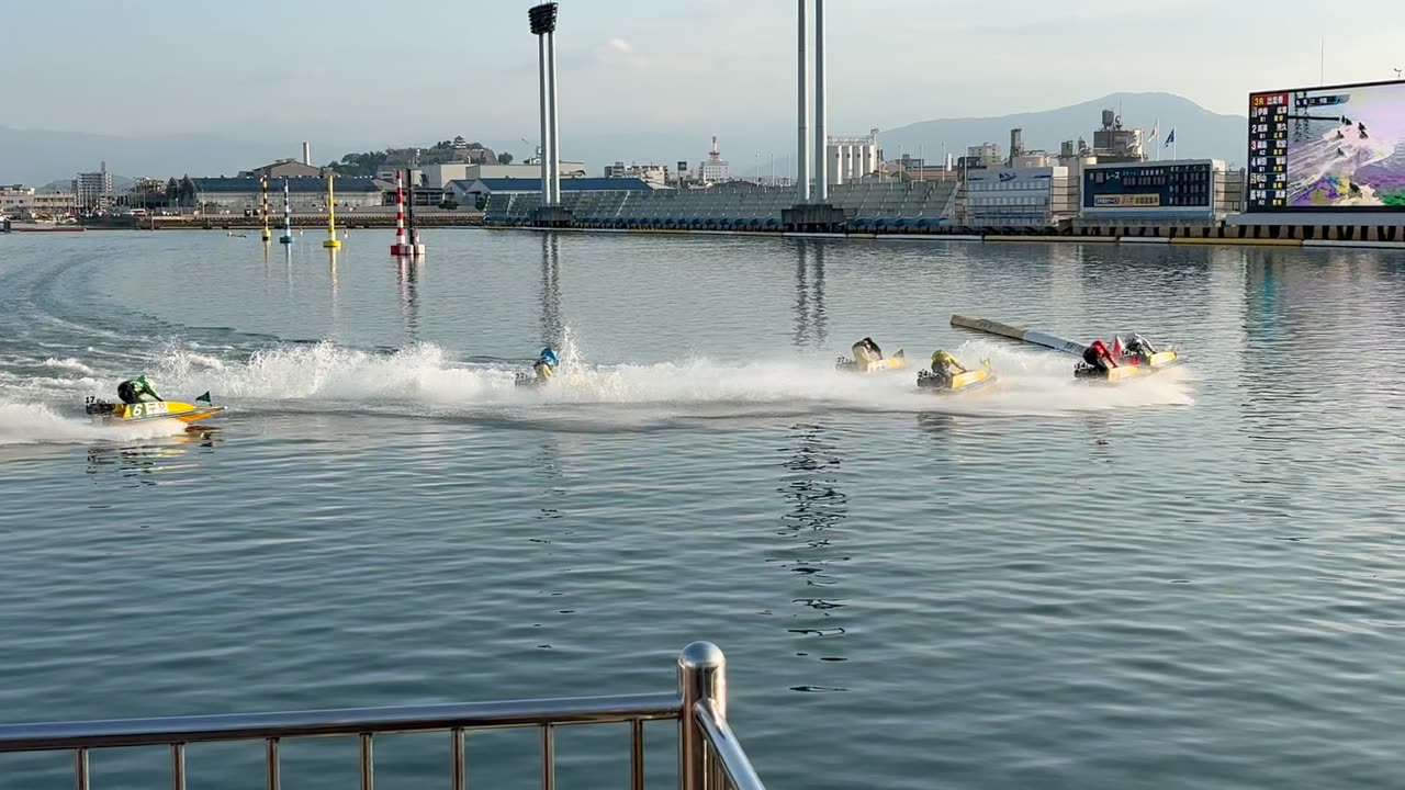 丸亀ボート1マーク前観戦スポット